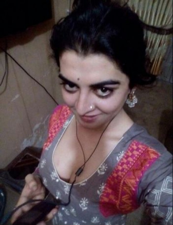 Call Girls Delhi: HOW ABOUT I AM VERY GOOD, GORGEOUS WITH SWEET VAGINA ALL NATURAL