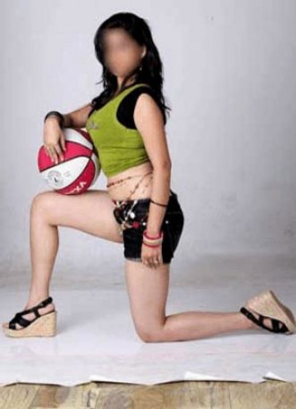 Call Girls Telangana: CONTACT ME? I AM A STRIPPER, AN EXPERT WITH BEAUTIFUL FEET FOR COUPLES