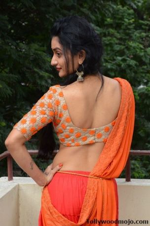 Call Girls West Bengal: DO YOU WANT PLEASURE? I AM A PRETTY WOMAN, SWEET WITH RICH TITS I AM A FETISHIST