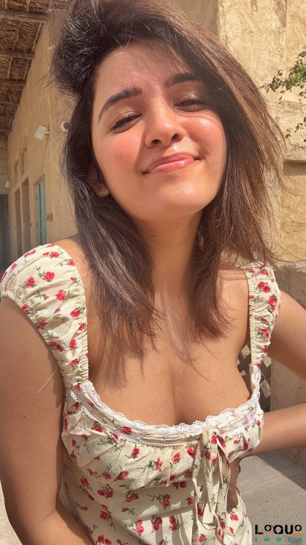 Call Girls Delhi: 9319099832  Book Independent Call Girls in Delhi with Cash Payment